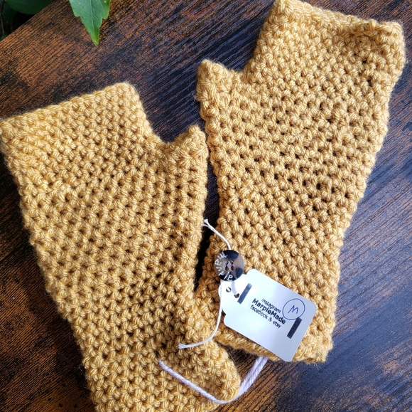 NWT* Handmade Fingerless gloves💜 super soft acrylic yarn, MarpleMade Designs, - Picture 3 of 9